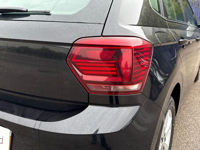 VOLKSWAGEN Polo Photo 18