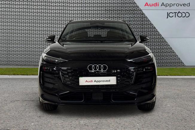 Audi Q6 e-tron Photo 8