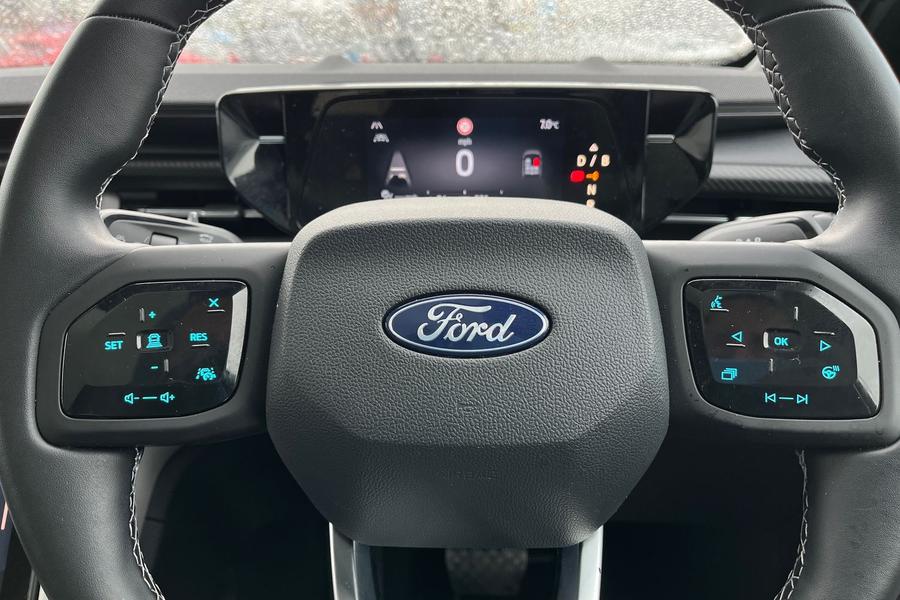 Ford Explorer Photo autoimg-0dcf2eb1bad9d124e7105fa555a602a23fbb5302.jpg