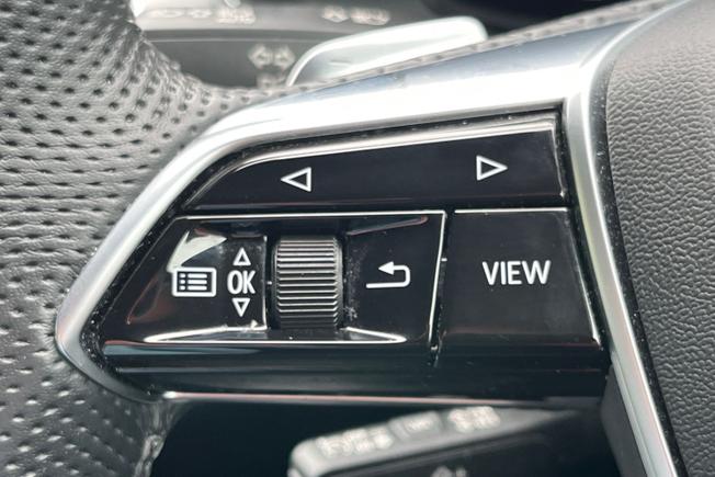AUDI A6 Avant Photo 16