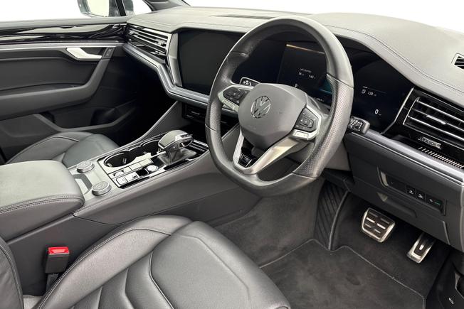 VOLKSWAGEN Touareg Photo 6