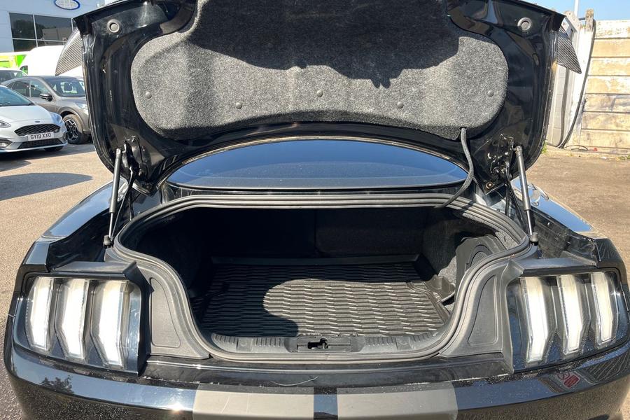 Ford MUSTANG Photo autoimg-0dd354f2e7facccc17087647924afbf45d800a90.jpg