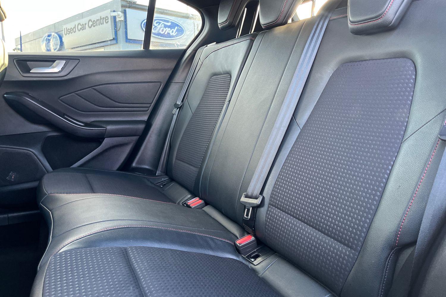Ford FOCUS Photo 19