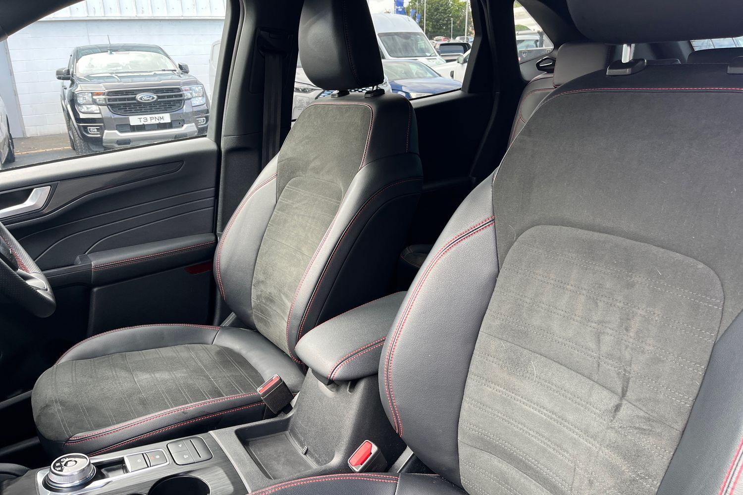 Ford KUGA Photo 18