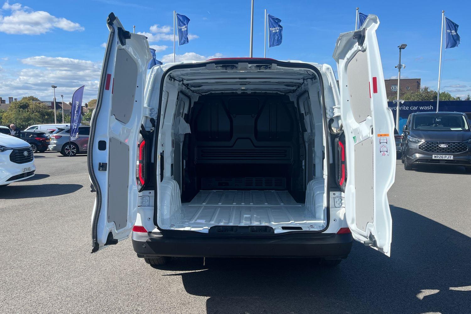 Ford E-TRANSIT CUSTOM Photo 5