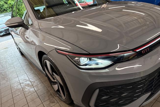 Volkswagen Golf Photo 19