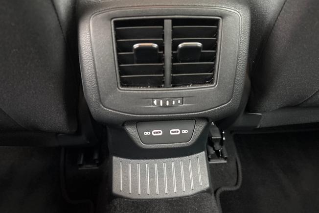 Volkswagen T-Roc Photo 33