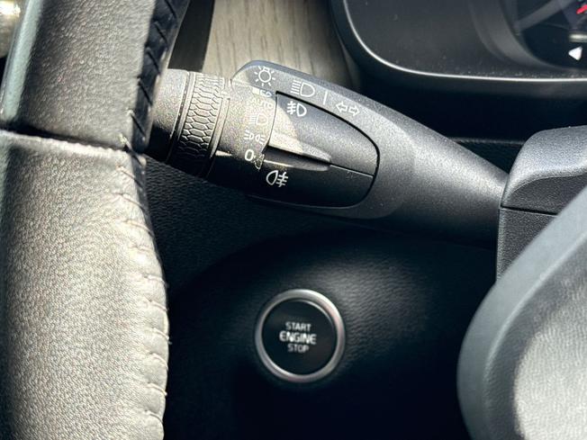 VOLVO Xc40 Photo 59