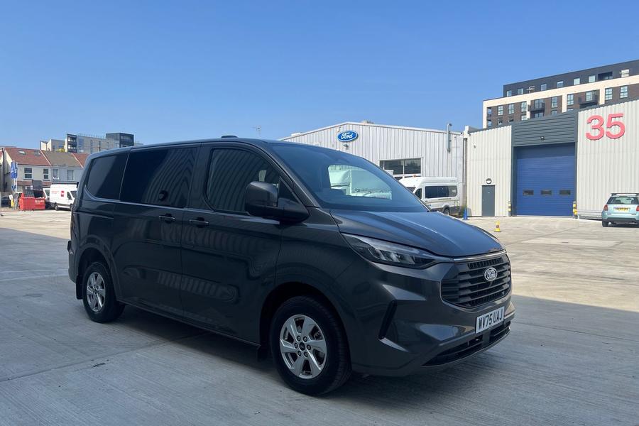 Ford TRANSIT CUSTOM Photo autoimg-0de9a082701825e2d3af0d0dfc6ee4dd1dec60a8.jpg