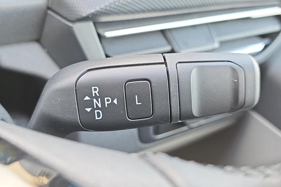 Used FORD TRANSIT CUSTOM WP75URZ 9