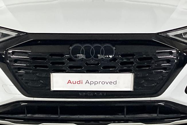 AUDI Q8 E-Tron Photo 39