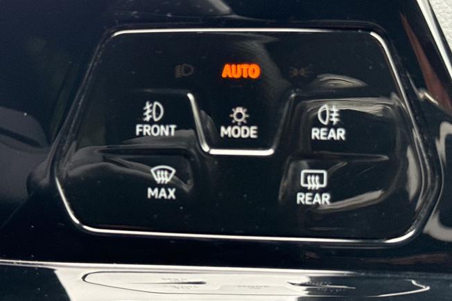 VOLKSWAGEN Golf Photo 24