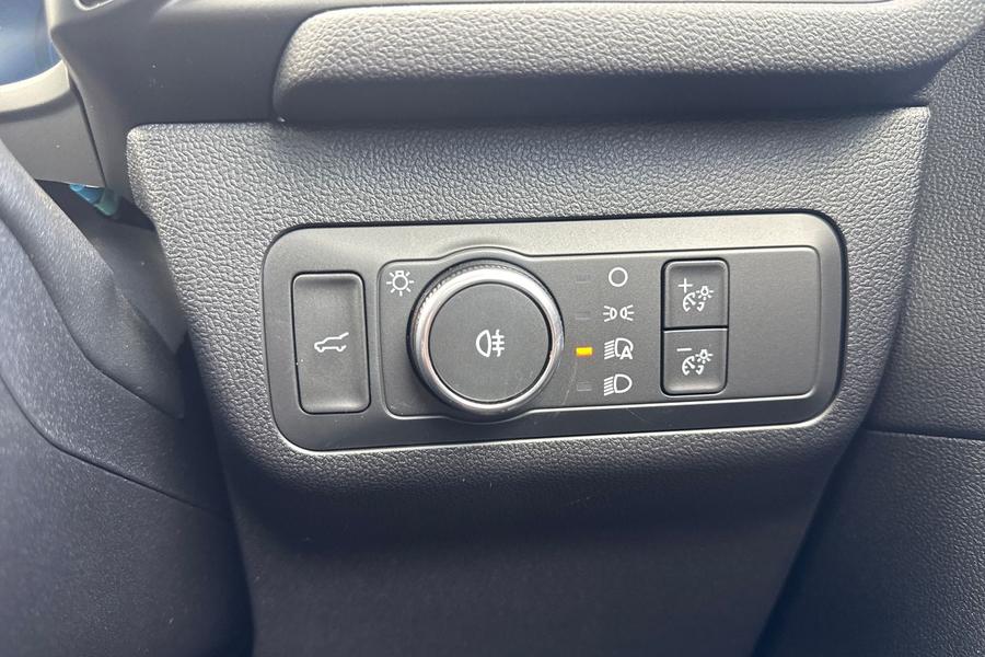 Ford Kuga Photo autoimg-0df245ecff498036ef0d61f2480d7b343e7e1e9d.jpg
