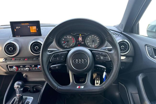 AUDI S3 Photo 11