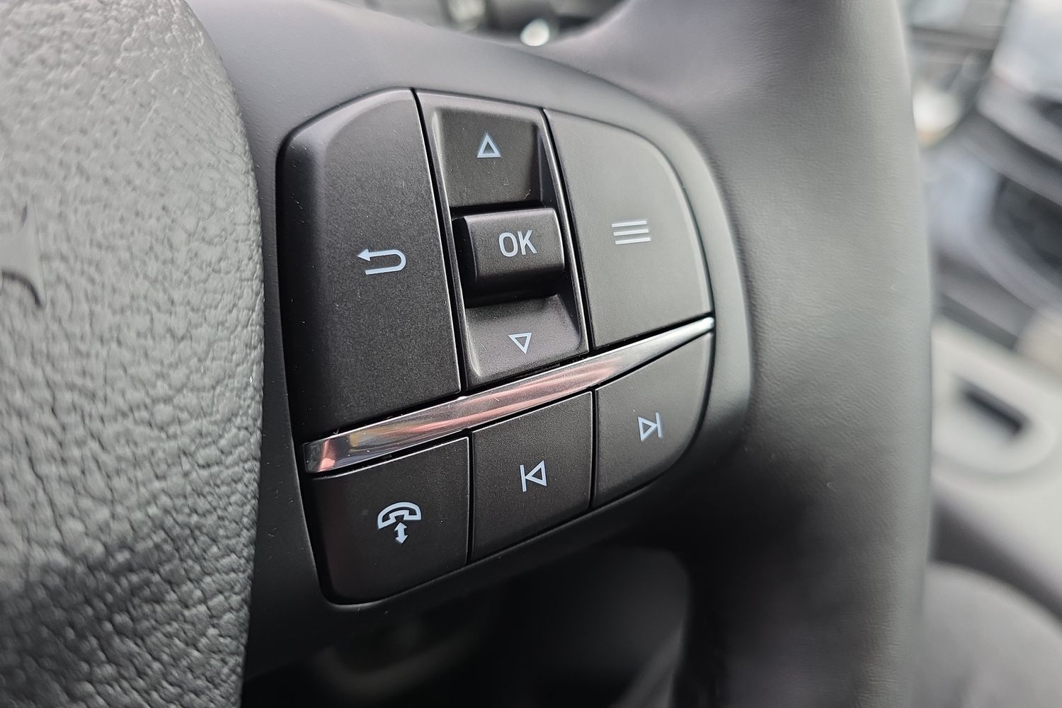 Ford E-TRANSIT Photo 30