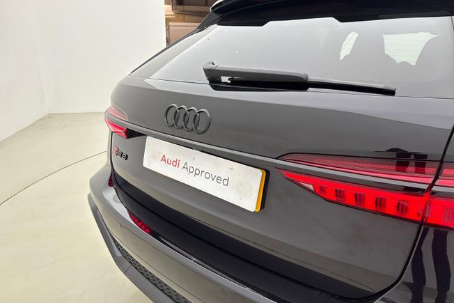 AUDI RS6 Photo 25