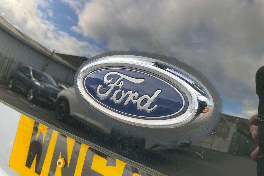 Ford GALAXY Photo autoimg-0df6c182937c1f3530954739ad3481a85bb83894.jpg
