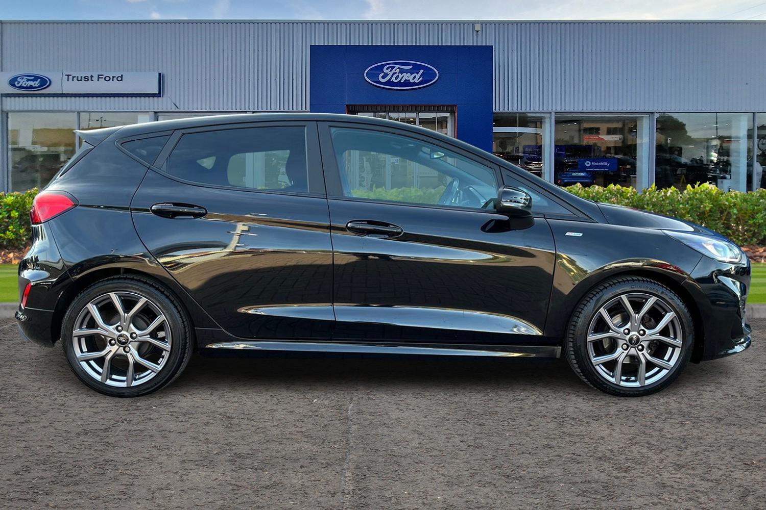 Ford Fiesta Photo 2