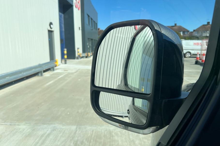 Used FORD TRANSIT CUSTOM WV75ZFP 31