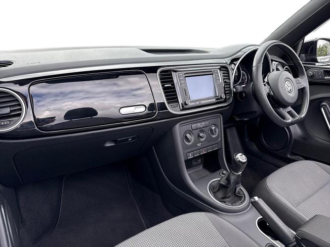 VOLKSWAGEN Beetle Photo 2