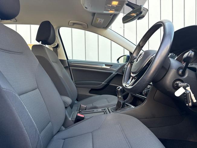 VOLKSWAGEN Golf Photo 45