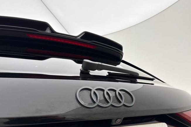 AUDI RS3 Photo 23