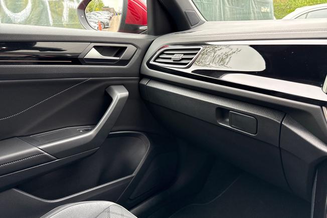 VOLKSWAGEN T-Roc Photo 27