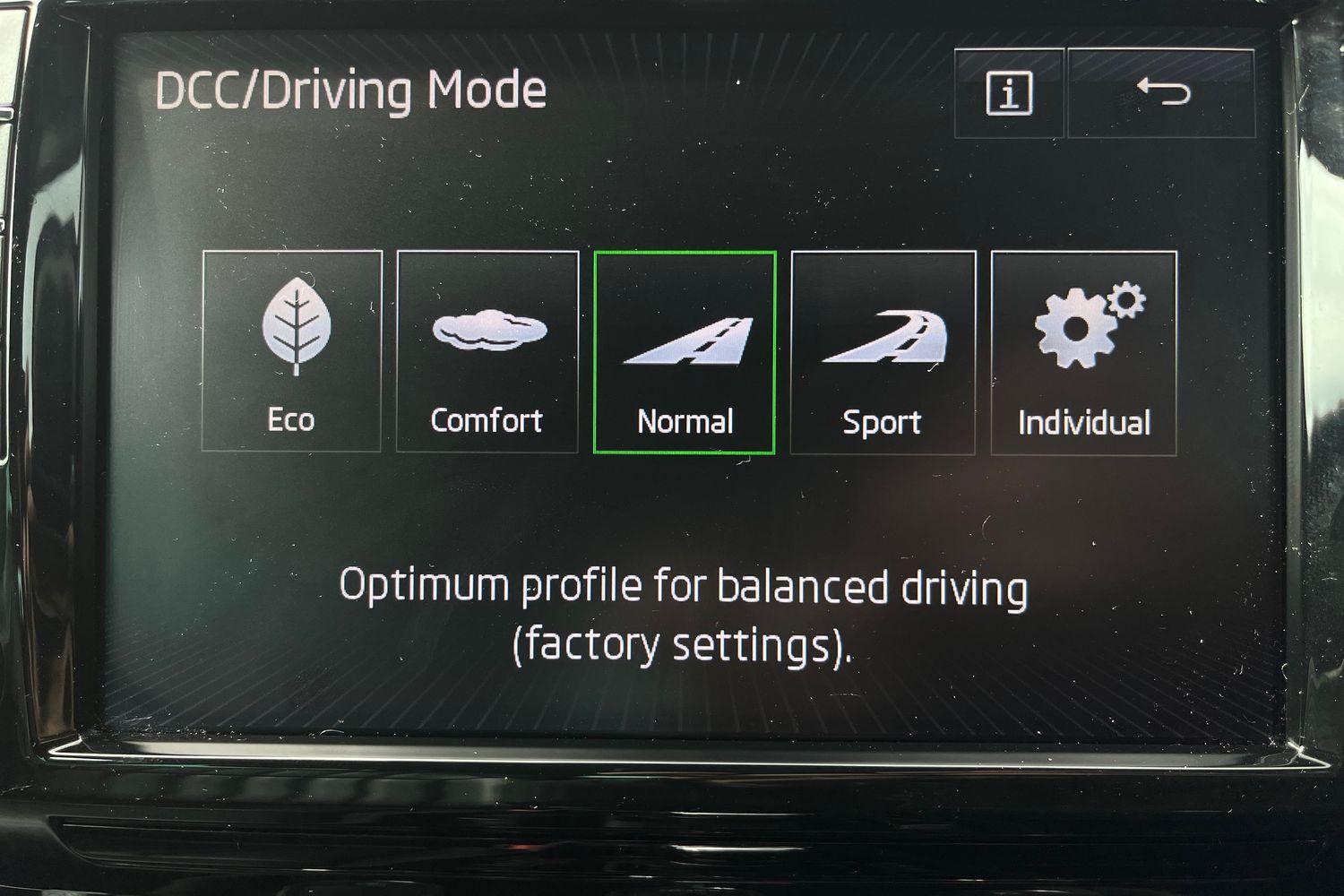Skoda SUPERB Photo 31