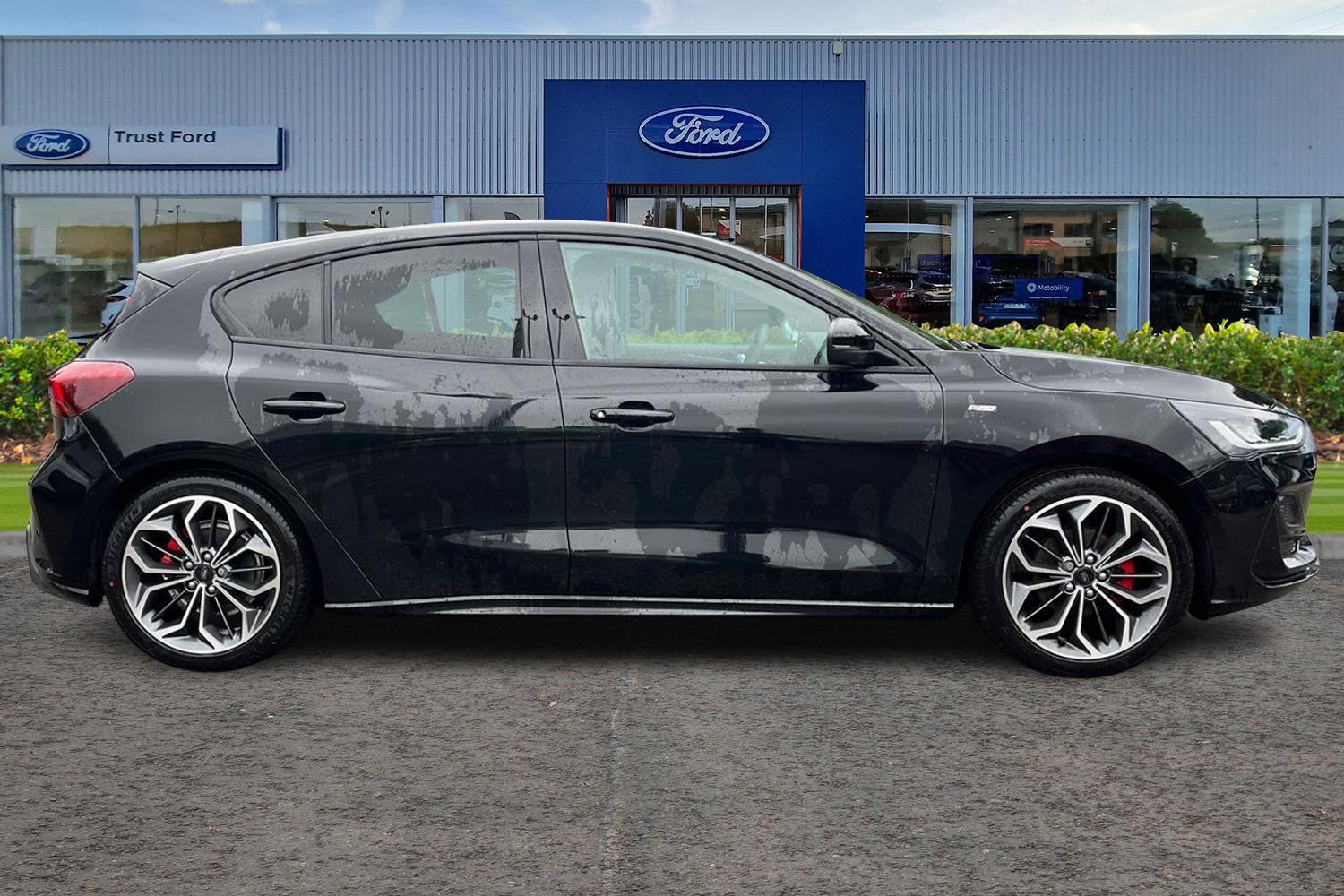 Ford Focus Photo 2