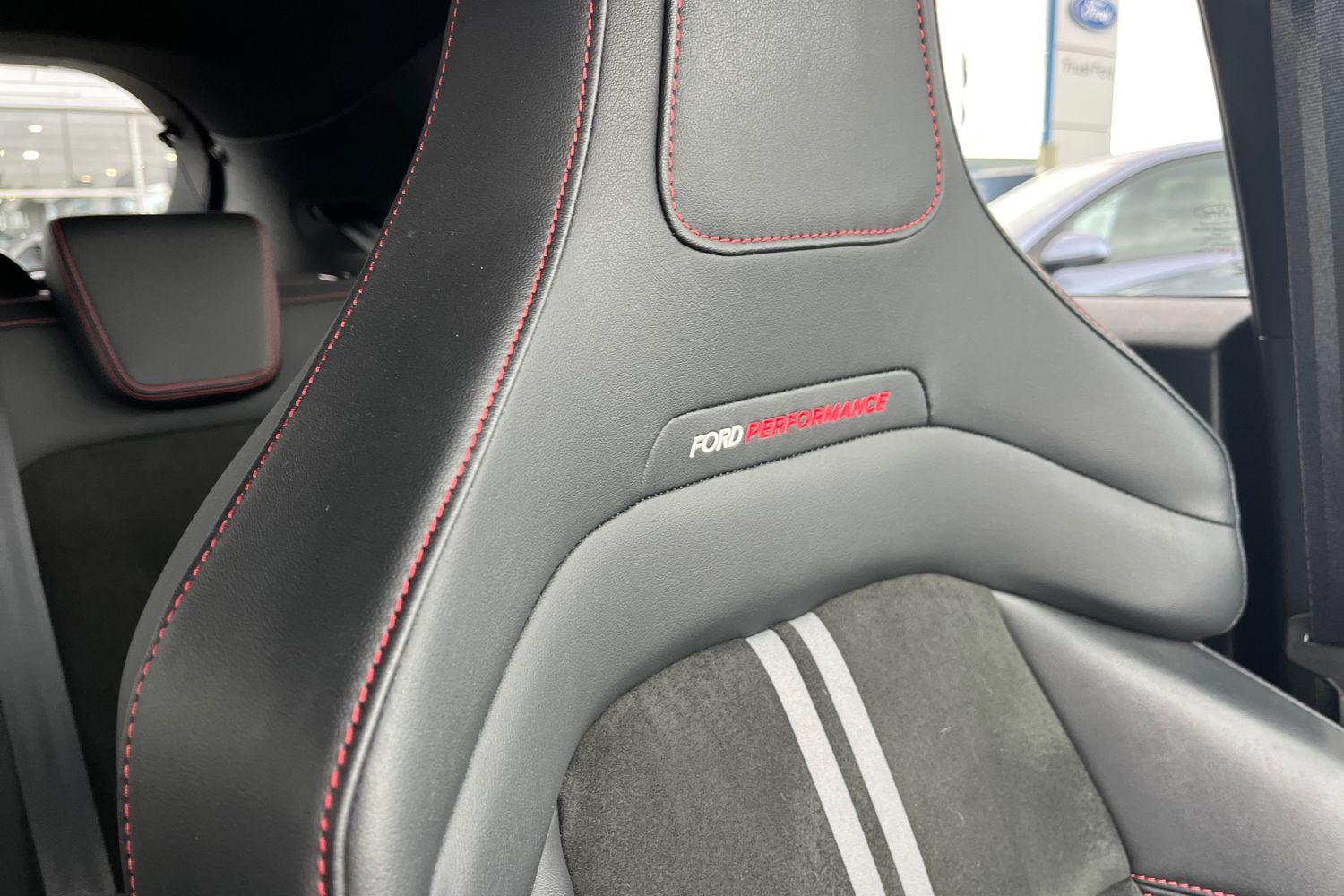 Ford PUMA Photo 39