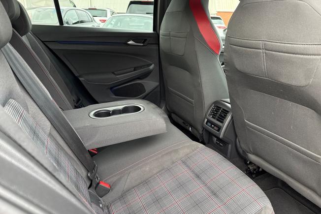 VOLKSWAGEN Golf Photo 25