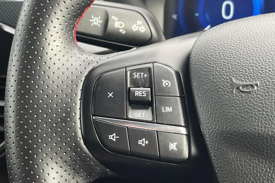 Ford KUGA Photo autoimg-0e0c15e36e52ac0ccd25b3ef940f7c690f29da8a.jpg