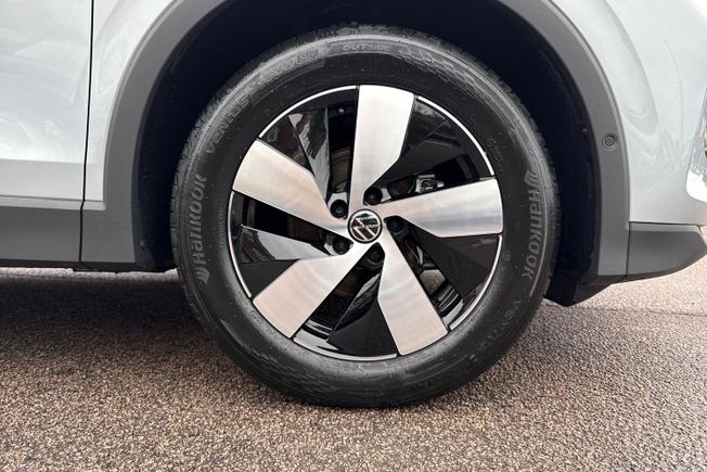 VOLKSWAGEN Tiguan Photo 5