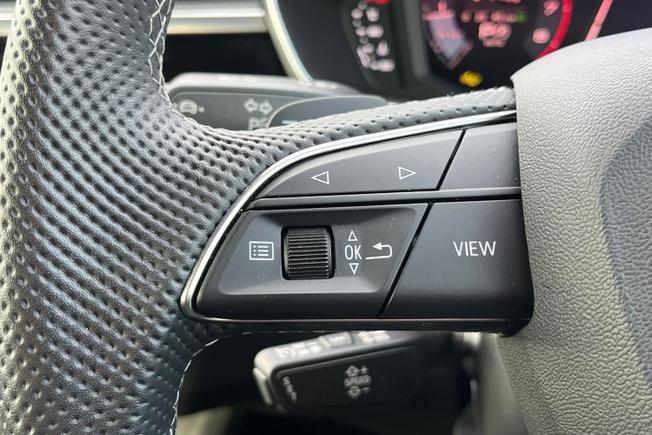 AUDI Q3 Photo 16
