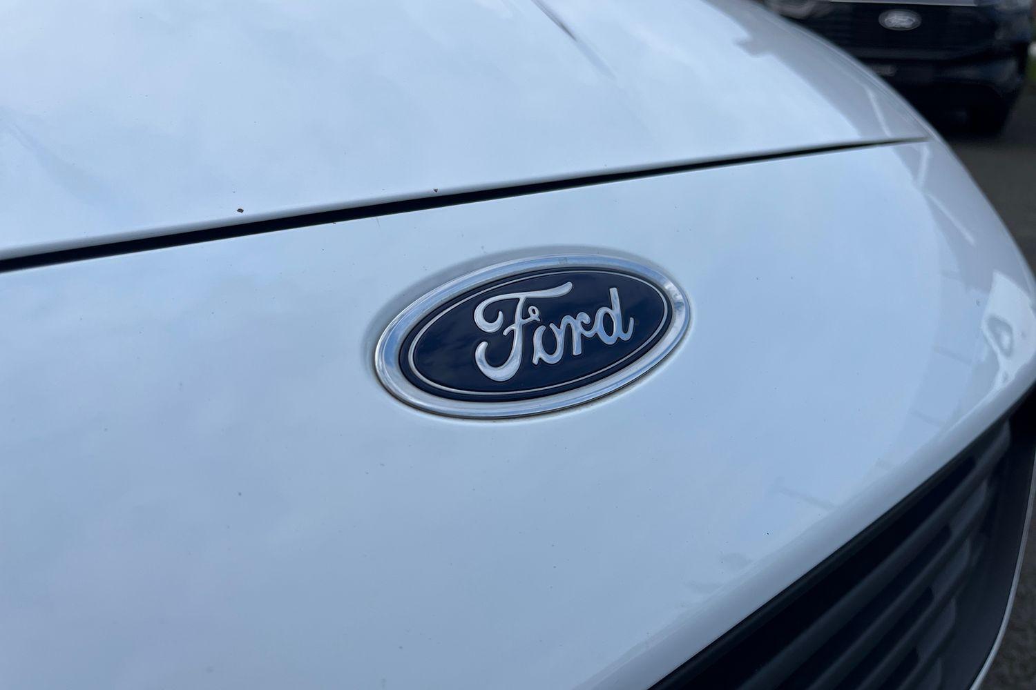 Ford TRANSIT COURIER Photo 28
