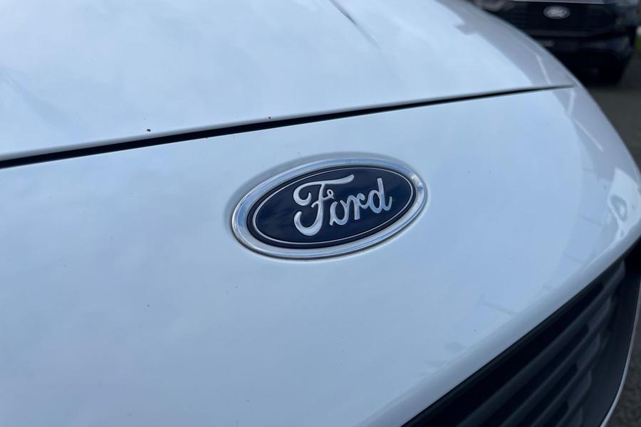Ford TRANSIT COURIER Photo autoimg-0e12eb7d4102a7e20b52d43ba32852e64eea6551.jpg