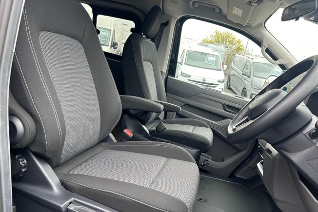 VOLKSWAGEN e-Transporter Photo 31