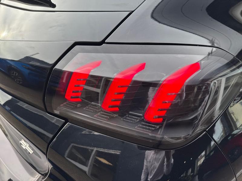 Used Peugeot 208 NU22EOR 37