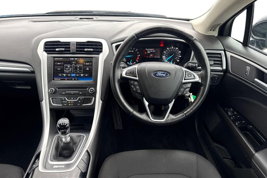 Ford MONDEO Photo autoimg-0e16c5c64f80c366249e34df83a3b2837c9b8563.jpg