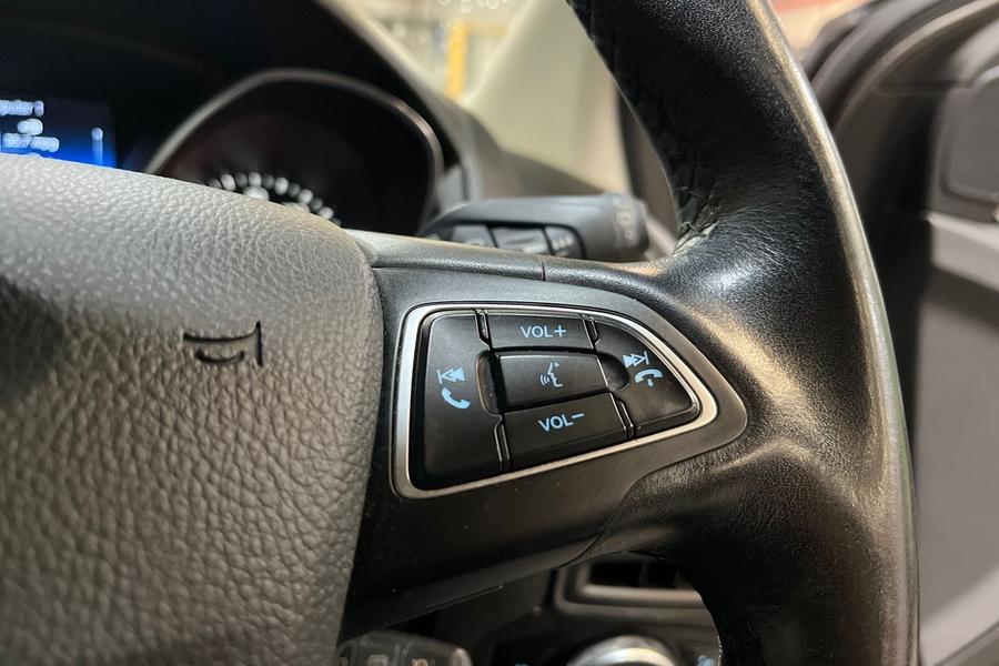 Ford FOCUS Photo autoimg-0e1b30302835be8e25f6dbd72d5ebe5bbe46f167.jpg