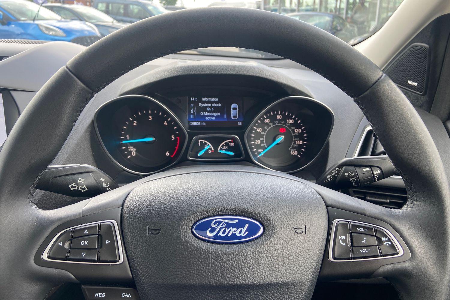 Ford KUGA Photo 11