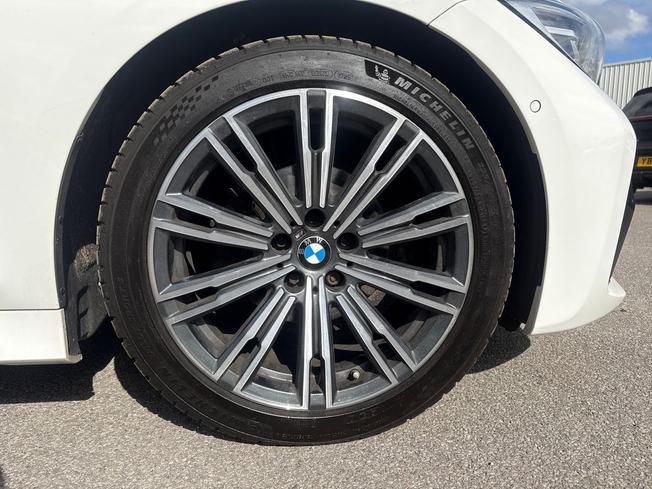 BMW 3 Series Photo 5