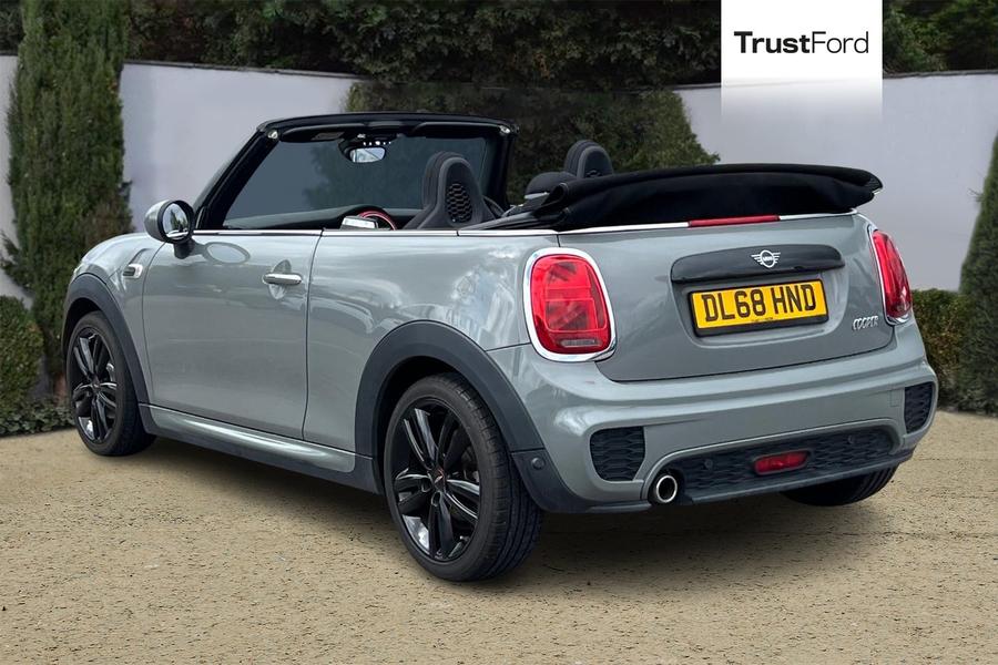 MINI CONVERTIBLE Photo autoimg-0e2325d88ff0a341c7279cbc6d5f730b68135057.jpg
