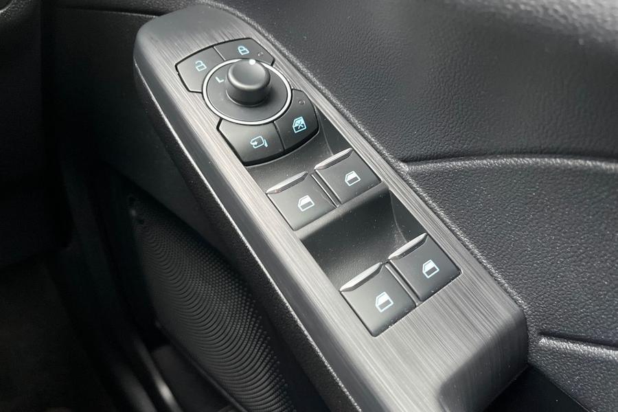 Ford Kuga Photo autoimg-0e253a8ce6ceb44307858a02ed6ea54d51a74698.jpg