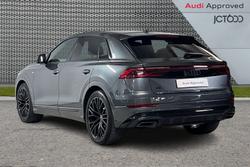 AUDI Q8 Photo 3