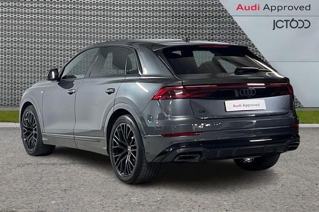 AUDI Q8 Photo 3