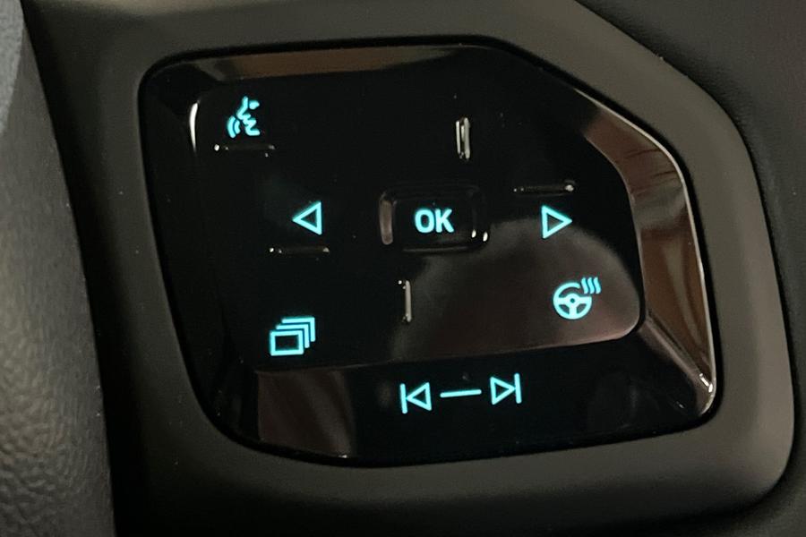 Ford Explorer Photo autoimg-0e2a35601dafbbe5f320fc8ed5b09a2bd819c6a5.jpg