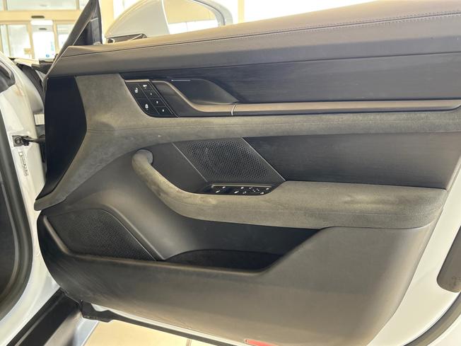 Porsche Taycan Photo 20