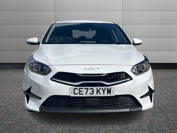 Kia Ceed Photo autoimg-0e3049d2ee7eaf31aaed696b2e76288abaf7cc29.jpg