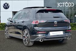 VOLKSWAGEN Golf Photo 3